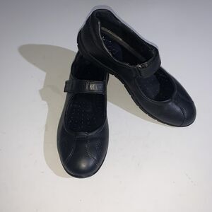 ECCO Shoes Womens Size 7.5 Black Leather Mary Jane Flats Comfort Walking Strap